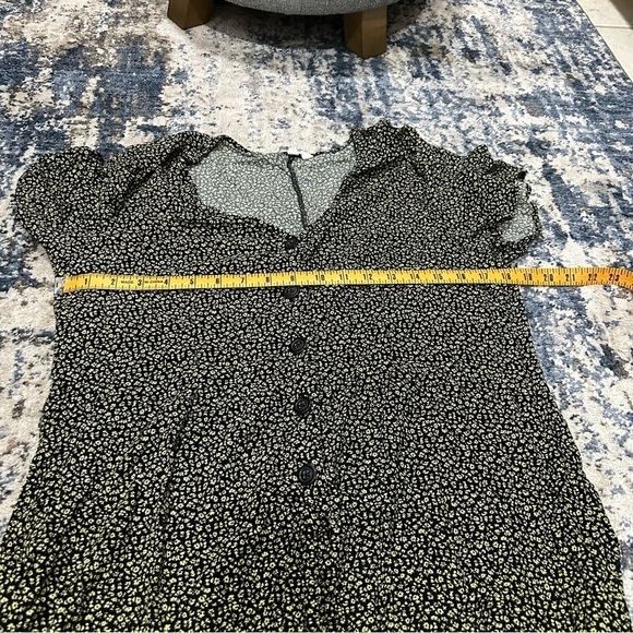 BB Dakota Steve Madden Black & Yellow Floral Button Up Short Sleeve Romper XL - Picture 9 of 11